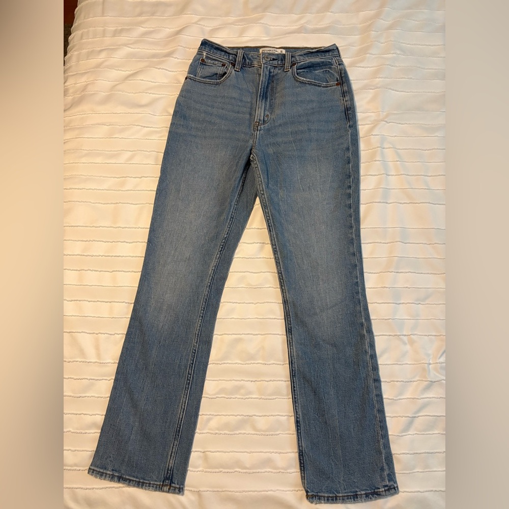 Abercrombie & Fitch The 90s Slim Straight Ultra High Rise Jeans